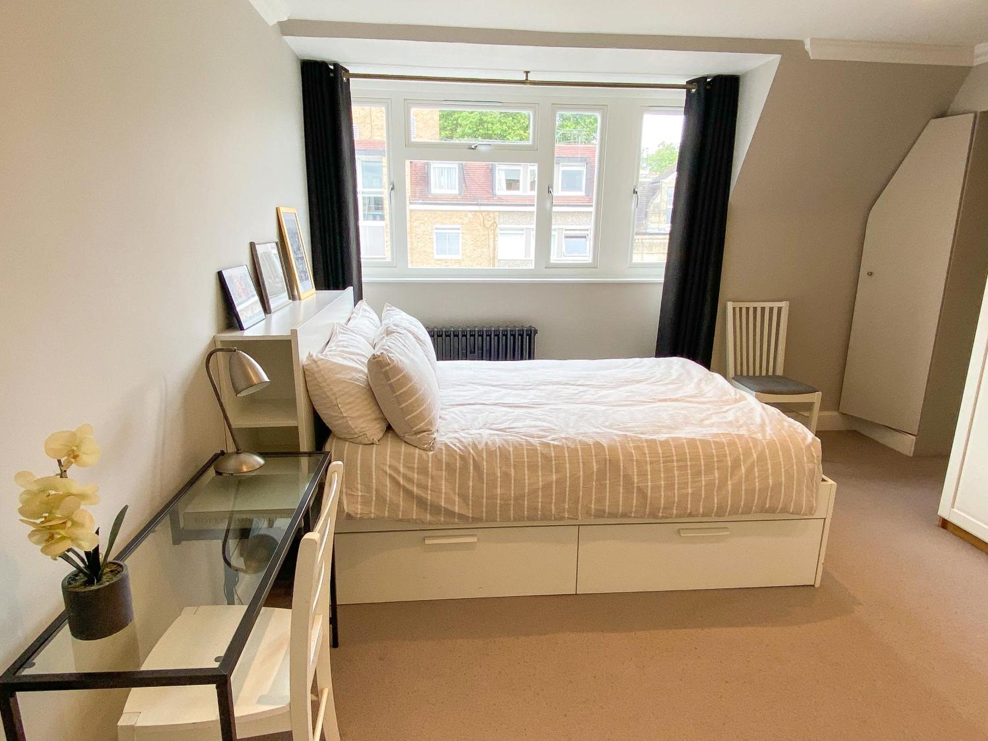 Exquisite Floor Flat Heart Of Chelsea * London