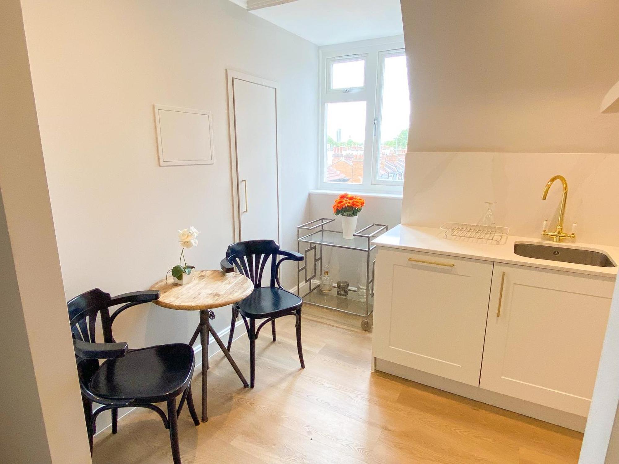 Exquisite Floor Flat Heart Of Chelsea * London